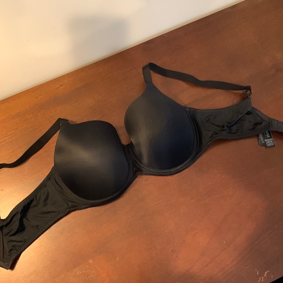 New w/t. Set of 2 black bras. Marks & Spencer. 36D UK - Picture 2 of 8